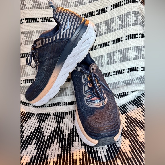 Hoka One Bondi 6 Running Shoes, Womens size 11 - Picture 2 of 12